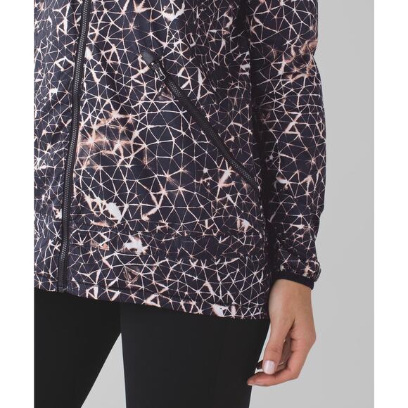 LuluLemon Women’s Miss Misty Jacket II Star Crushed Multi Waterproof - Size 2 - Picture 5 of 10